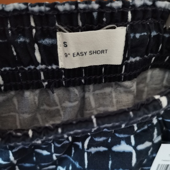 GAP Factory - 9" Easy Print Shorts with Washwell - NWT (S) - Picture 6 of 7